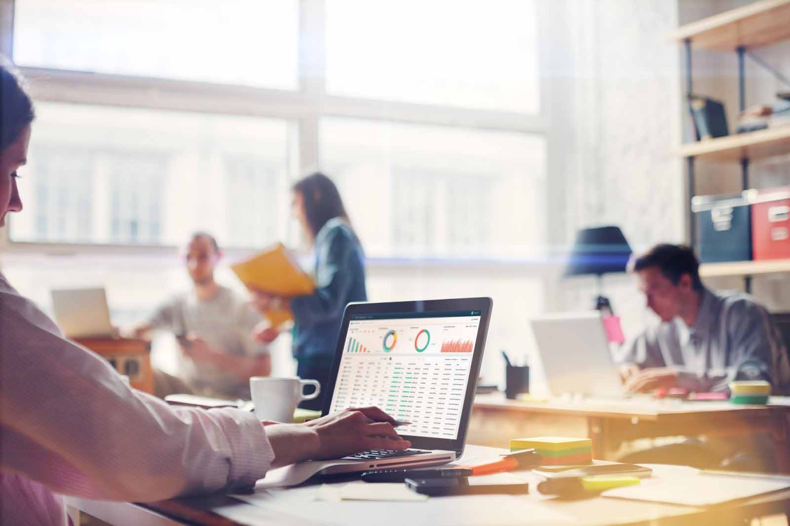 Mejora, administra y controla tu terminal móvil CT50 con SOTI MobiControl